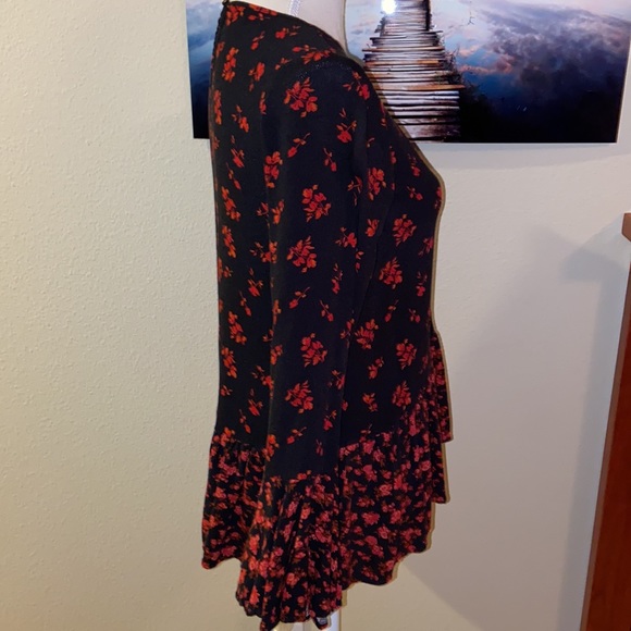 Romantic Black Red Floral Sexy Date Night Blouse Bell Sleeves Ruffled Ruffles S - Picture 6 of 13